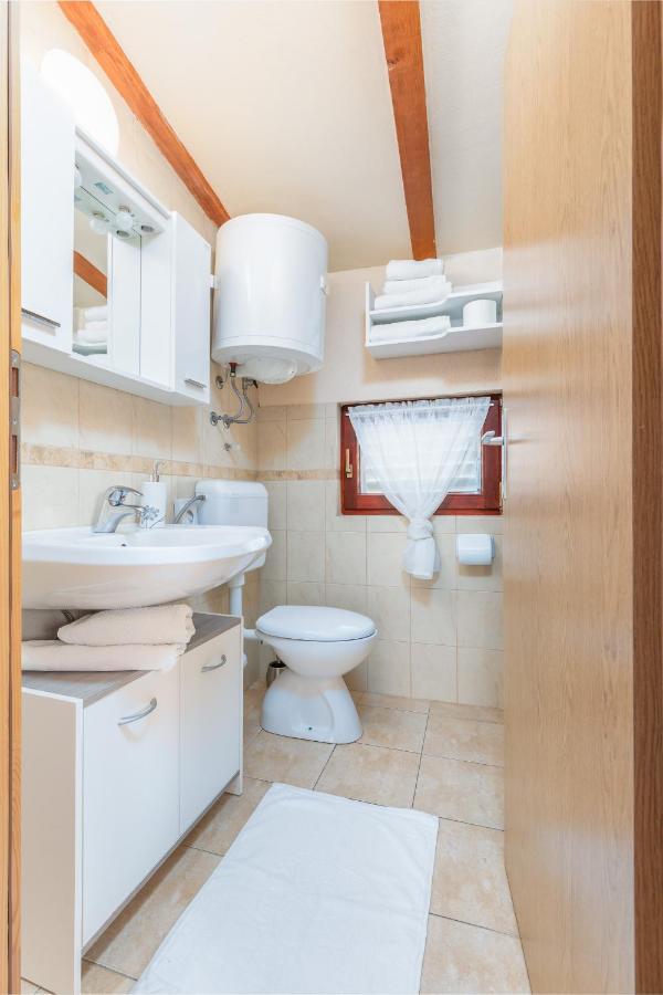Holiday Home Nadia Pula Exterior photo
