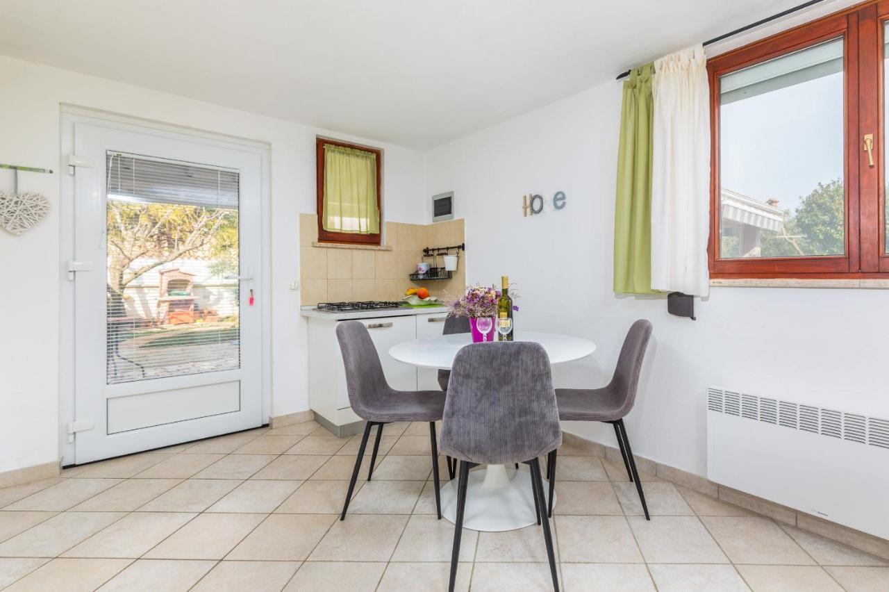 Holiday Home Nadia Pula Exterior photo